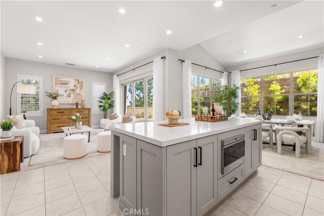 147 Fairgreen, Irvine, CA 92618