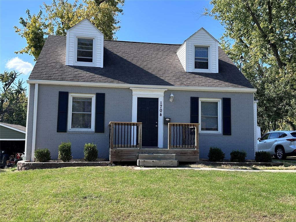 1704 Merle Hay Road, Des Moines, IA 50310