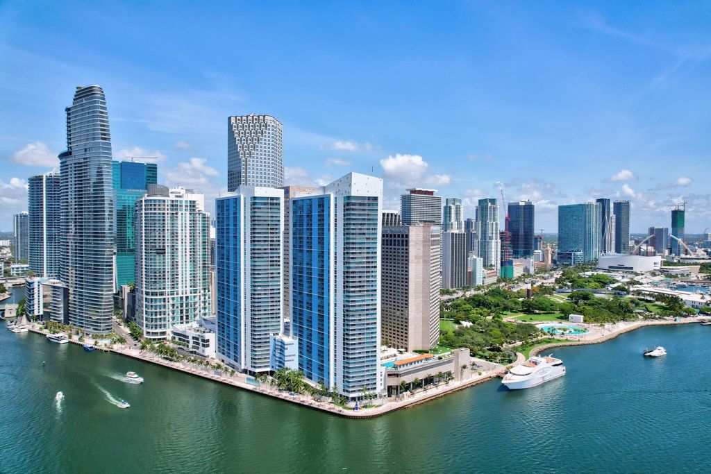 325 S Biscayne Boulevard 2617, Miami, FL 33131