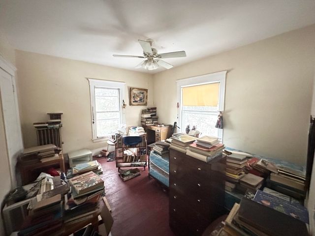 158 Pleasant St, Holyoke, MA 01040