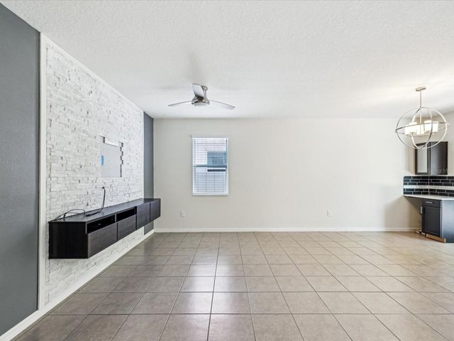 11525 SOUTHERN CREEK DRIVE, Gibsonton, FL 33534