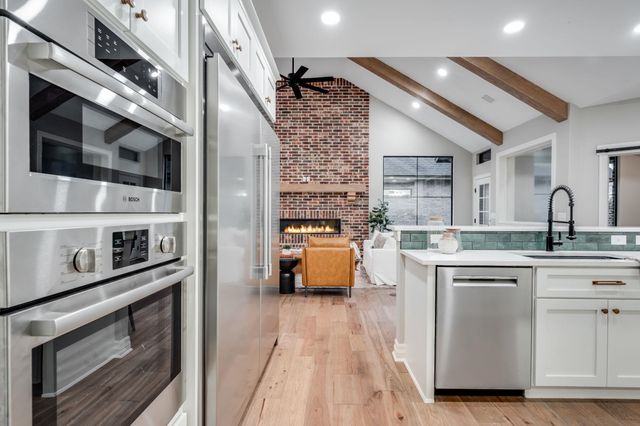 1613 W Rockhill Pl, Andover, KS 67002