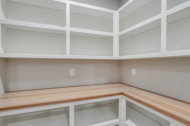 1613 W Rockhill Pl, Andover, KS 67002