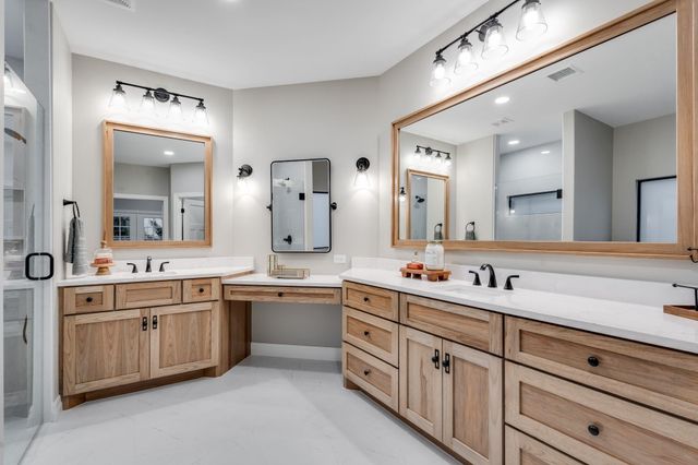 1613 W Rockhill Pl, Andover, KS 67002