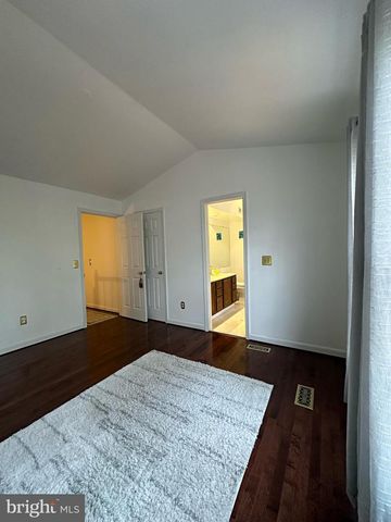 6046 JOUST LN, Alexandria, VA 22315