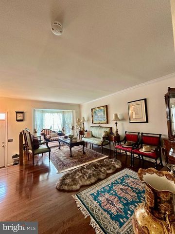 6046 JOUST LN, Alexandria, VA 22315