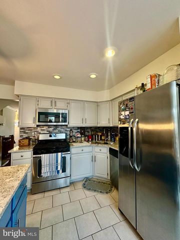 6046 JOUST LN, Alexandria, VA 22315