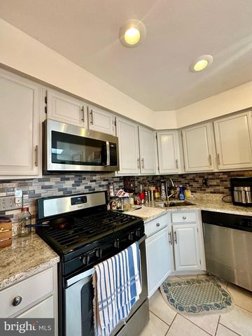 6046 JOUST LN, Alexandria, VA 22315