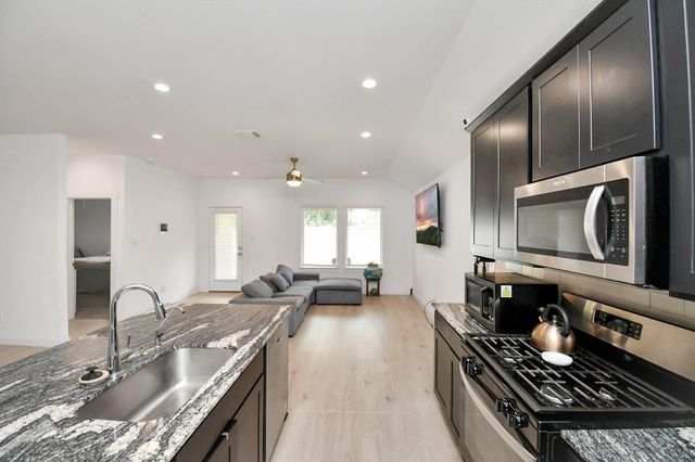 1674 Westway Drive, Fresno, TX 77545