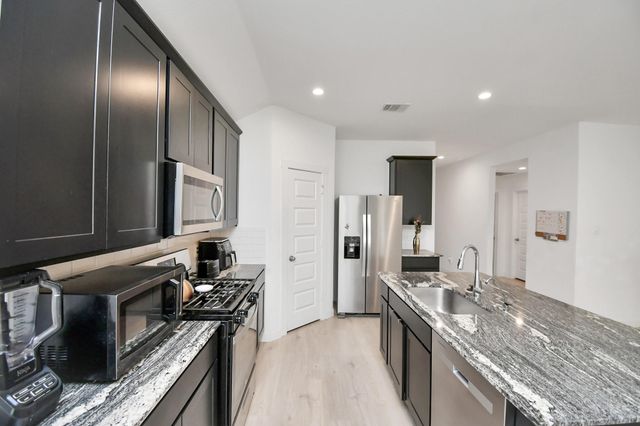 1674 Westway Drive, Fresno, TX 77545