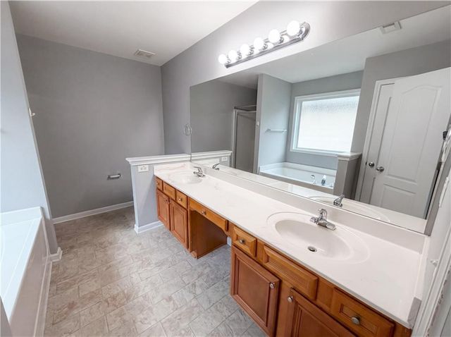 2559 Oakleaf Ridge, Lithonia, GA 30058