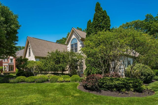 6218 Muirloch Court N, Dublin, OH 43017