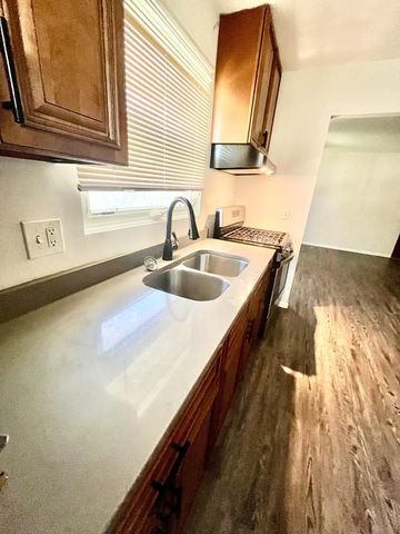 1107 57th Avenue N, Brooklyn Center, MN 55430