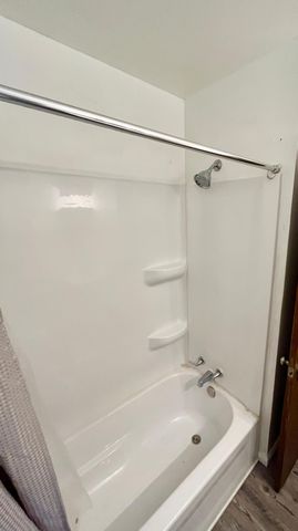 1107 57th Avenue N, Brooklyn Center, MN 55430