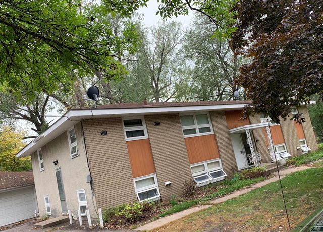 1107 57th Avenue N, Brooklyn Center, MN 55430