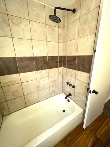 1107 57th Avenue N, Brooklyn Center, MN 55430