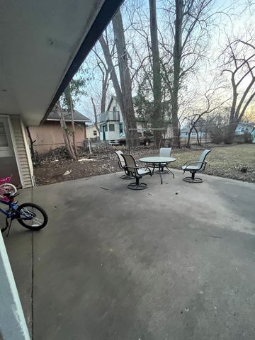 1107 57th Avenue N, Brooklyn Center, MN 55430