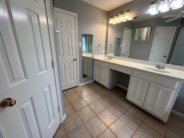 4133 Boulder Park Drive, Fort Worth, TX 76040