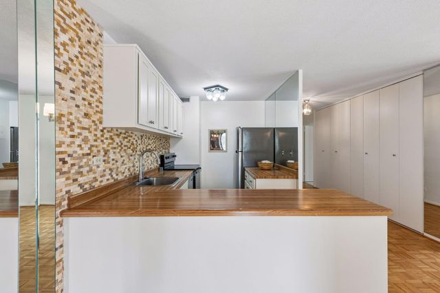 19 S 1st Street B202, Minneapolis, MN 55401