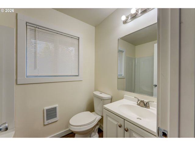 1049 Se WALNUT St, Hillsboro, OR 97123