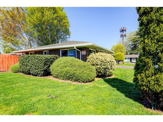 1049 Se WALNUT St, Hillsboro, OR 97123