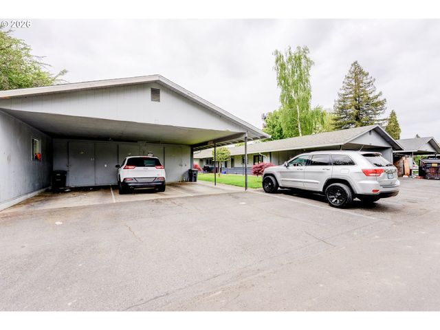 1049 Se WALNUT St, Hillsboro, OR 97123