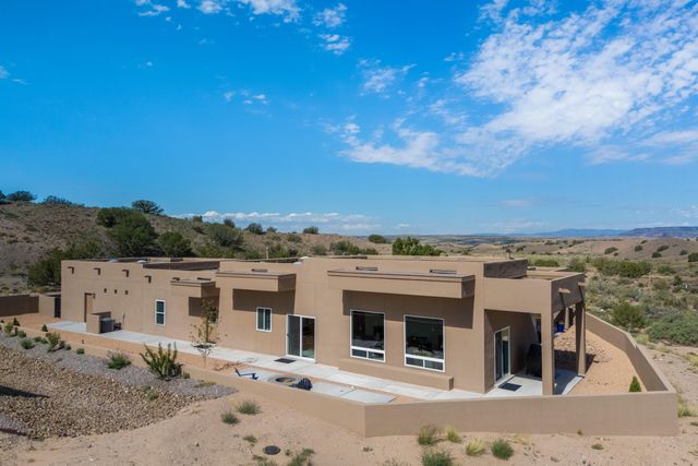 14 Basketweaver Court, Placitas, NM 87043