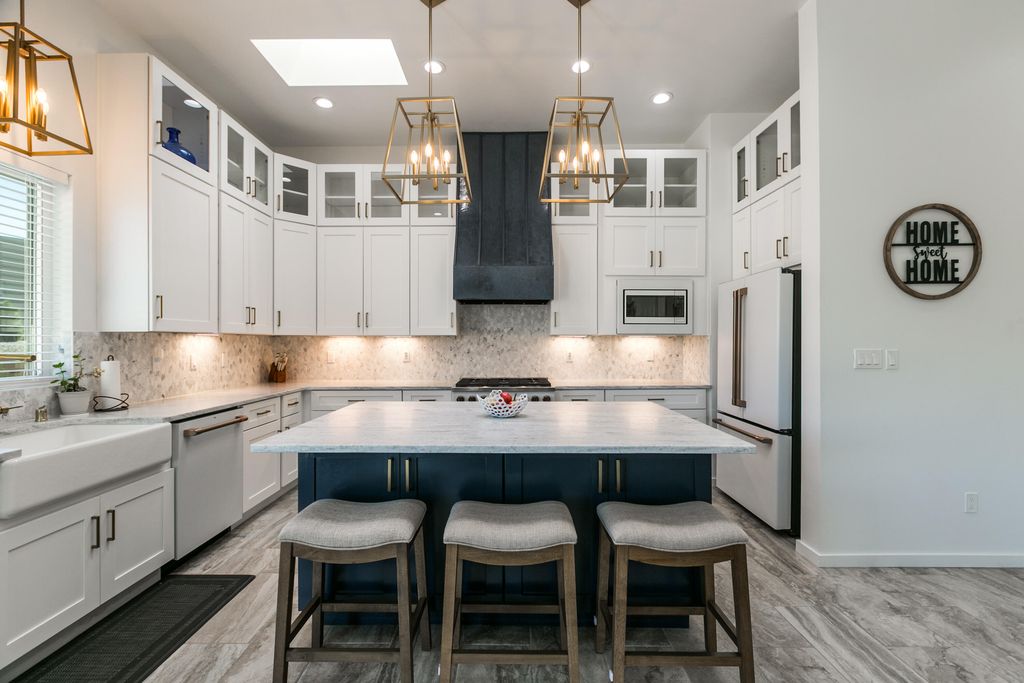 Image 11 of property listing at 14 Basketweaver Court, Placitas, NM 87043