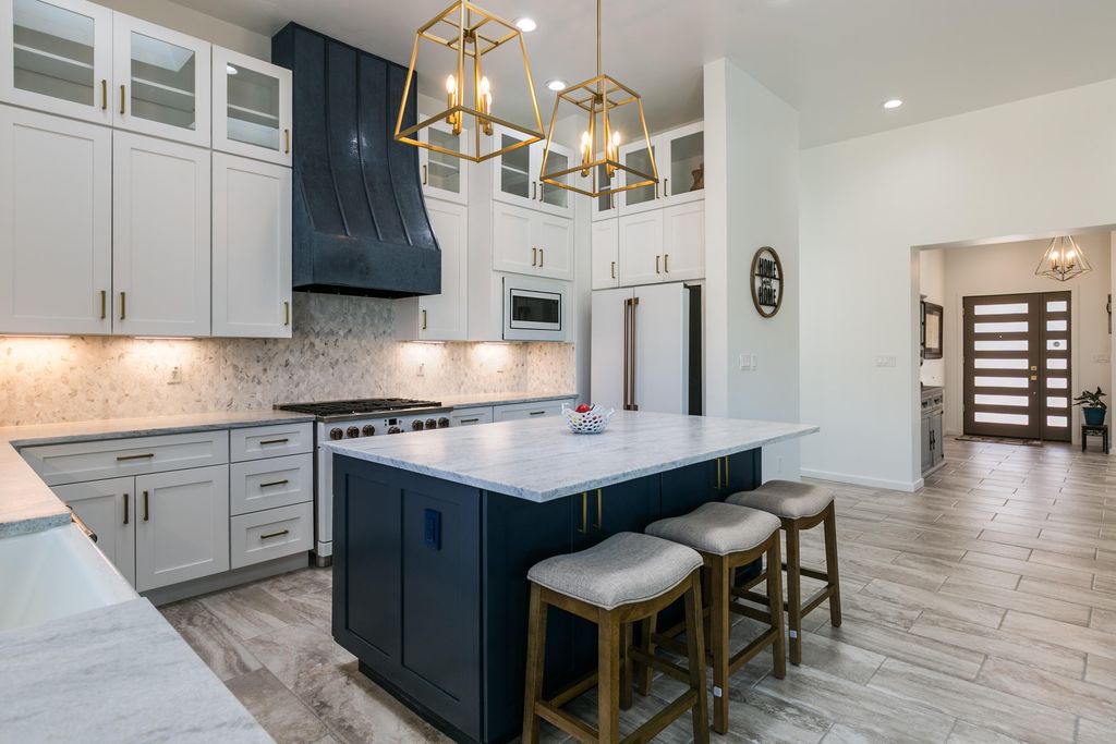 Image 12 of property listing at 14 Basketweaver Court, Placitas, NM 87043