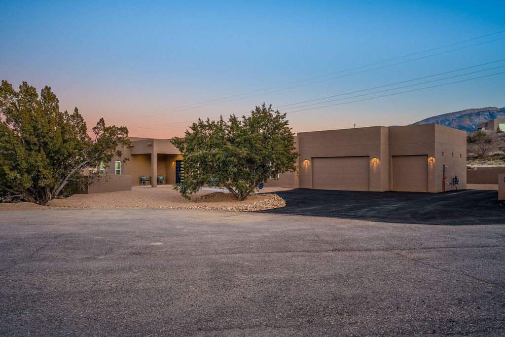 Image 2 of property listing at 14 Basketweaver Court, Placitas, NM 87043