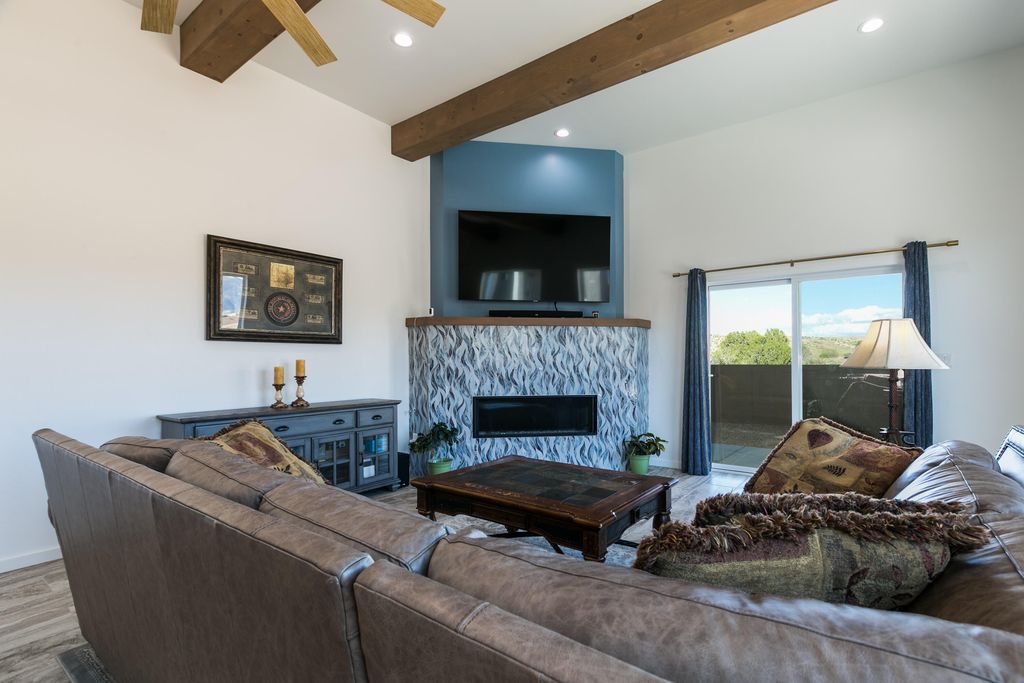 Image 20 of property listing at 14 Basketweaver Court, Placitas, NM 87043