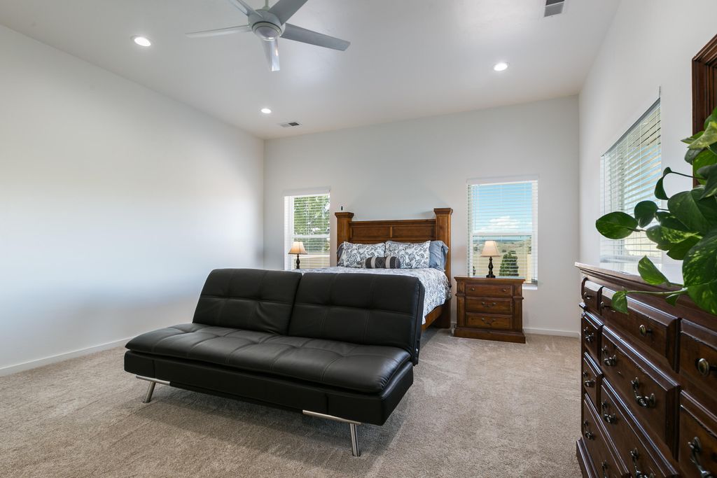 Image 26 of property listing at 14 Basketweaver Court, Placitas, NM 87043