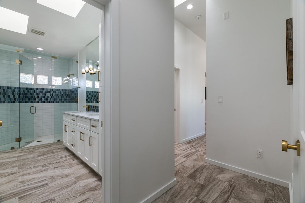 Image 34 of property listing at 14 Basketweaver Court, Placitas, NM 87043