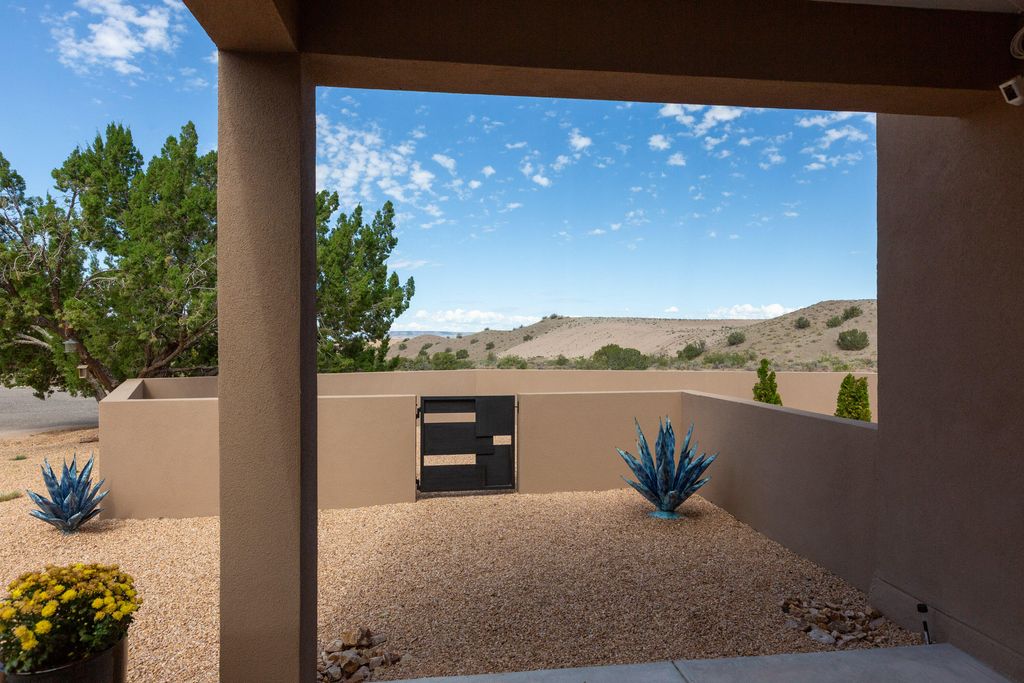 Image 42 of property listing at 14 Basketweaver Court, Placitas, NM 87043