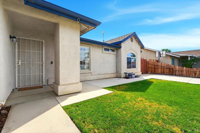 1003 Edison Drive, Hanford, CA 93230