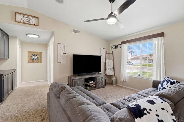 1003 Edison Drive, Hanford, CA 93230