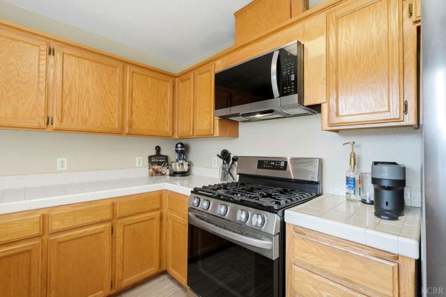 1003 Edison Drive, Hanford, CA 93230