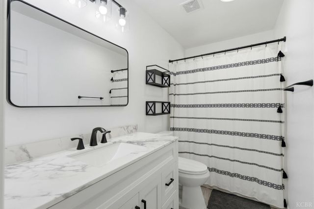 1003 Edison Drive, Hanford, CA 93230