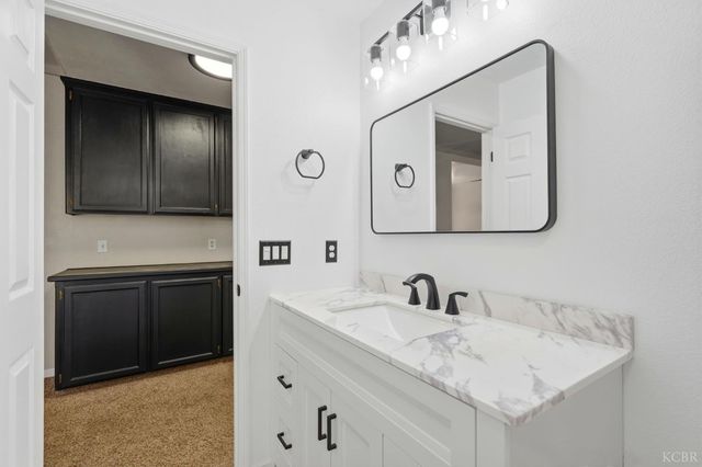 1003 Edison Drive, Hanford, CA 93230