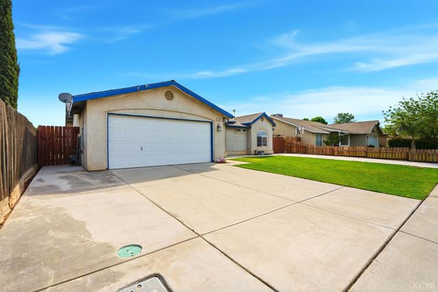 1003 Edison Drive, Hanford, CA 93230