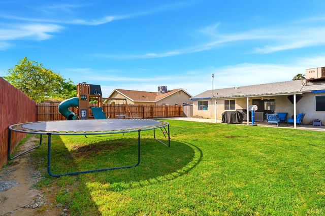 1003 Edison Drive, Hanford, CA 93230