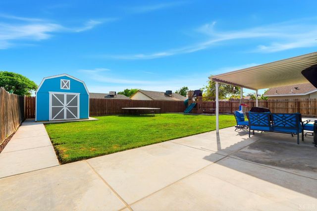 1003 Edison Drive, Hanford, CA 93230