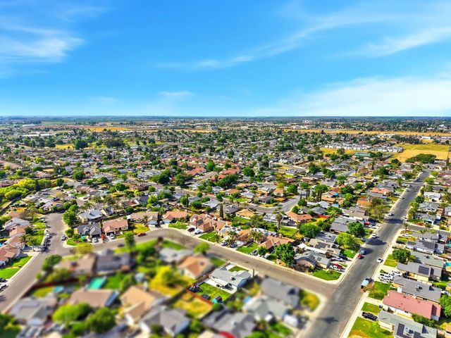 1003 Edison Drive, Hanford, CA 93230