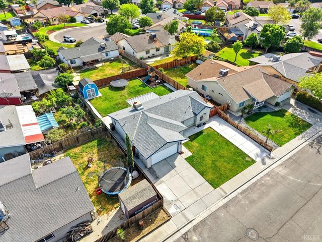 1003 Edison Drive, Hanford, CA 93230