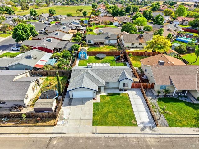 1003 Edison Drive, Hanford, CA 93230