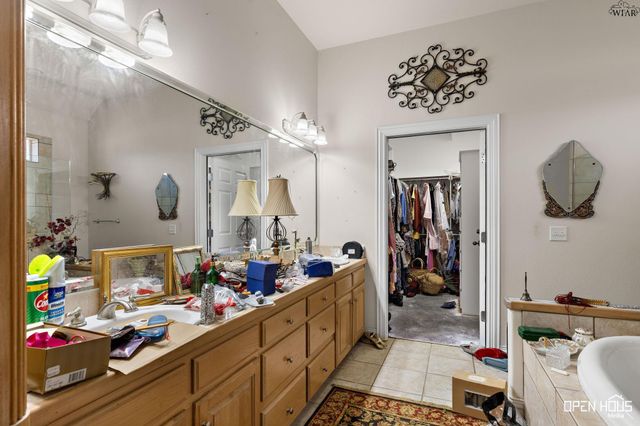 9 CANDLEWOOD COURT, Wichita Falls, TX 76308