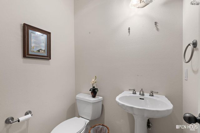 9 CANDLEWOOD COURT, Wichita Falls, TX 76308