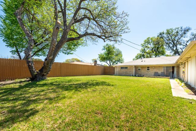 1521 Glenwick Drive, Plano, TX 75075