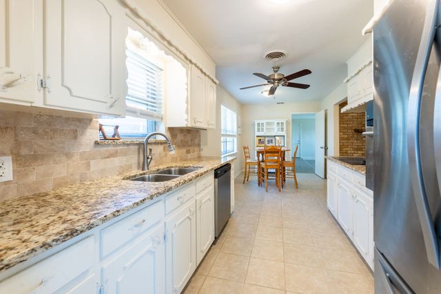 1521 Glenwick Drive, Plano, TX 75075