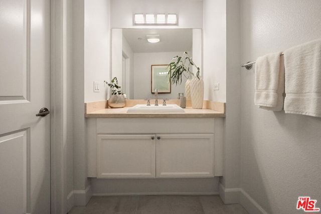 5625 Crescent Parkway 340, Los Angeles, CA 90094